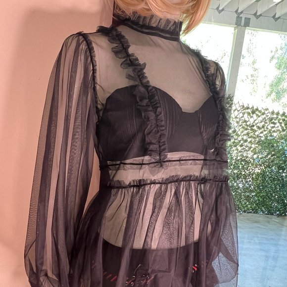 Alexander McQueen Cropped Pants with zipper at ankles and red threading - Picture 2 of 13